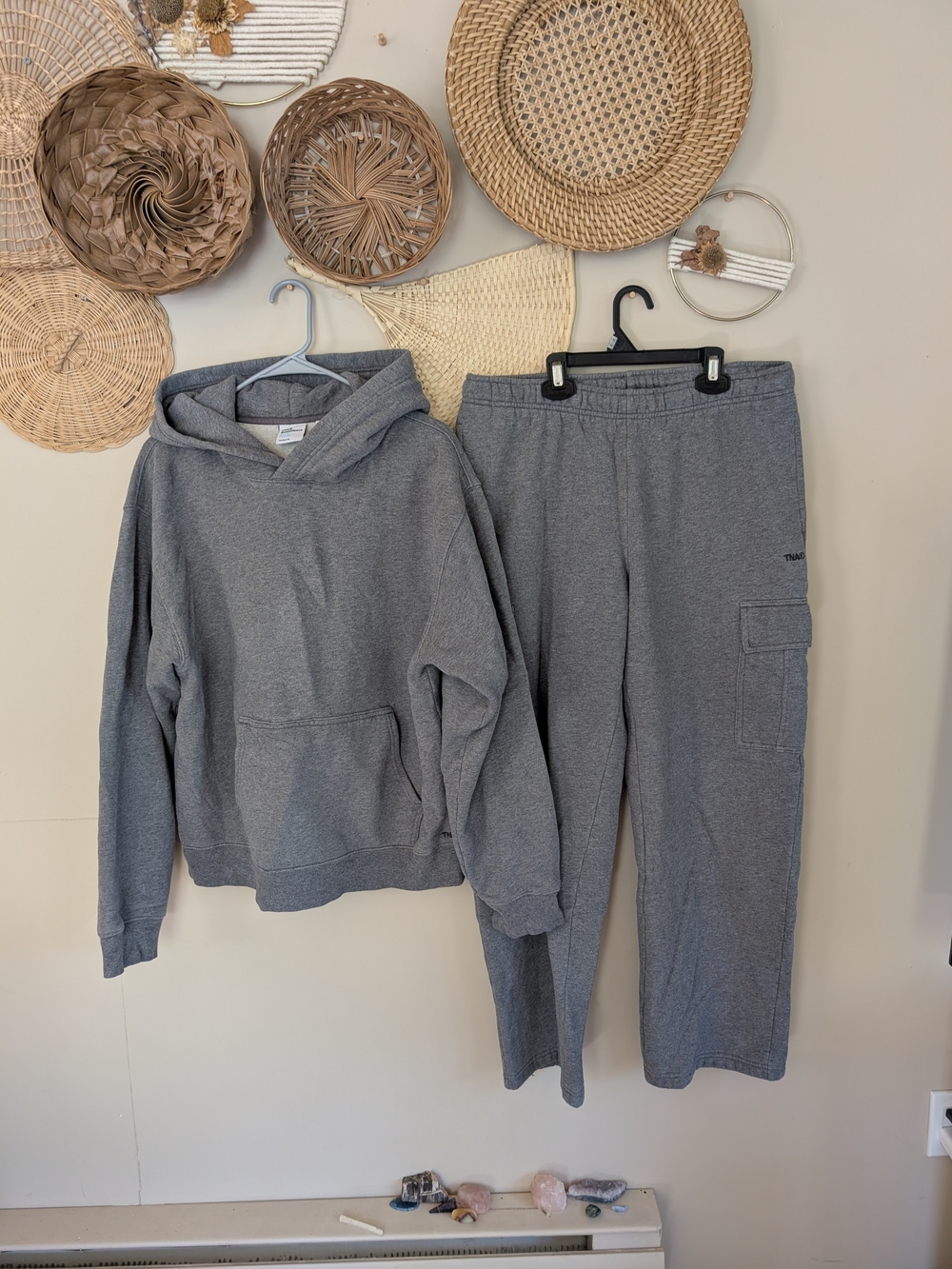 Aritzia Tna Cozy Fleece Perfect Hoodie & Cargo Sweatpants Matching Set